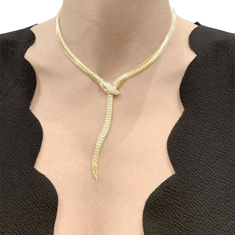 Collier Bulgari, « Serpenti Tubogas », or jaune, diamants, onyx. 10