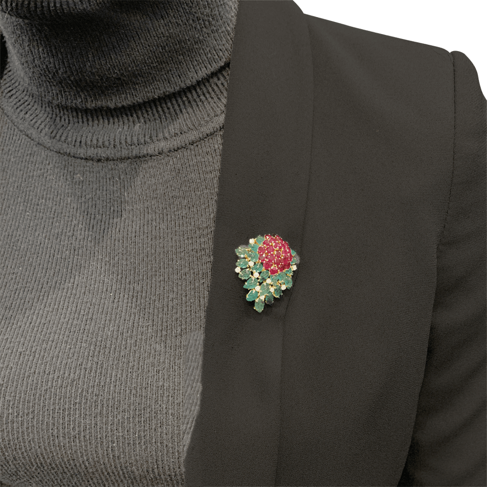 Clip Floral, or jaune, diamants, émeraudes, rubis. 6