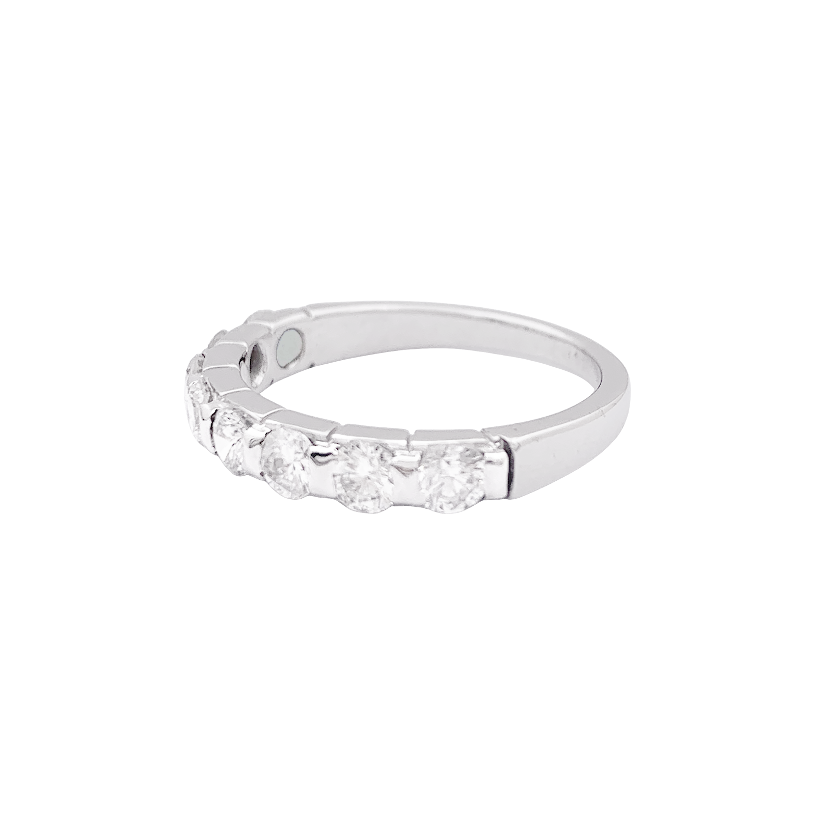 Demi-alliance or blanc et diamants. 1