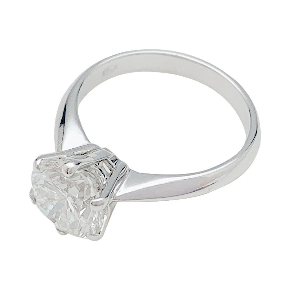 Une bague en or blanc 750/000 centrée d’un diamant de 2,52 carats, G, SI2. HRD: 20034662201. Poids brut: 4,8 grammes. 6