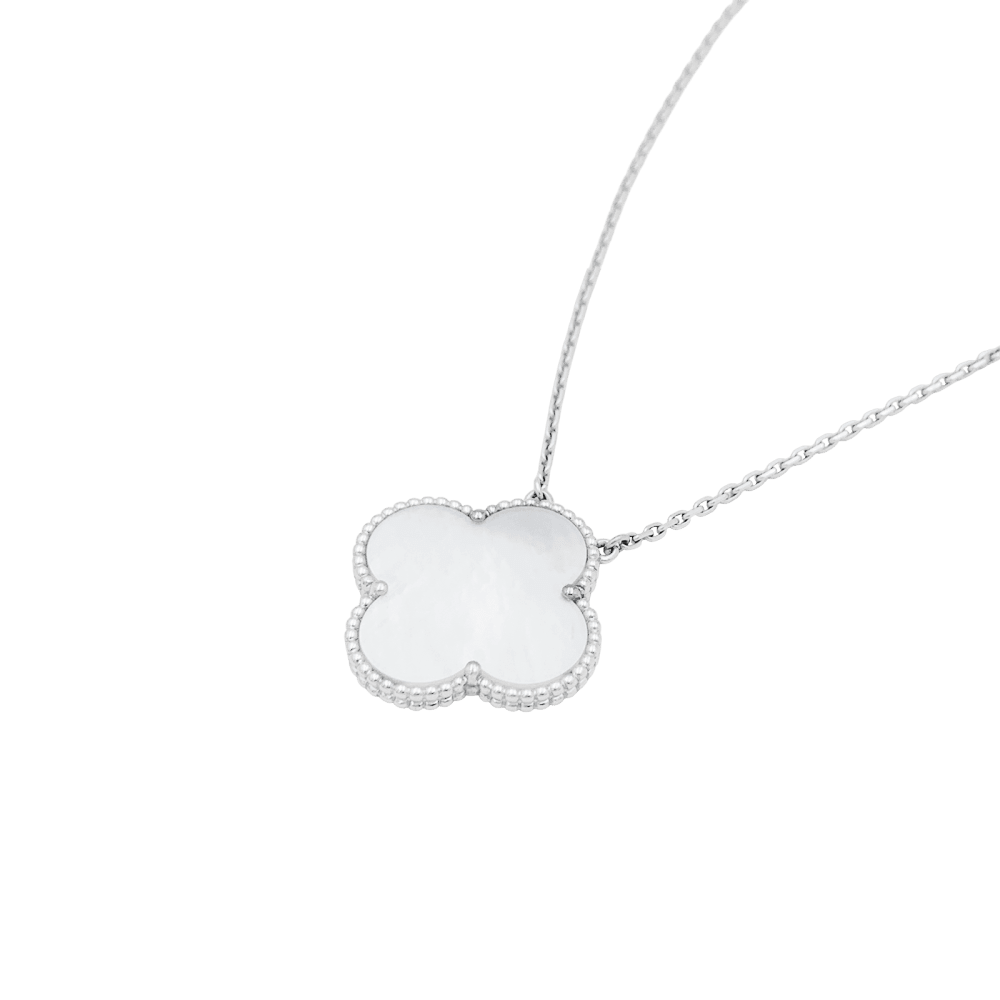 Collier Van Cleef & Arpels, "Magic Alhambra", or blanc, nacre. 4