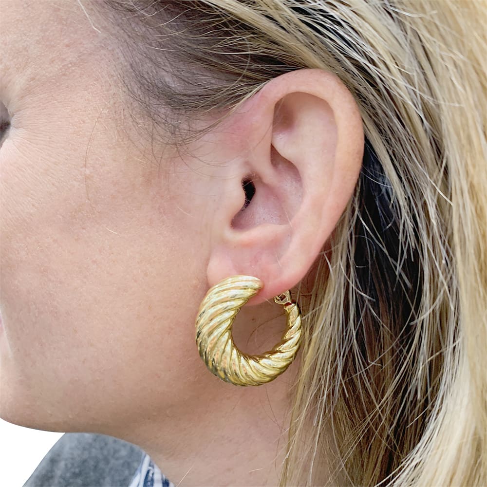 Boucles d'oreilles vintage, or jaune. 5