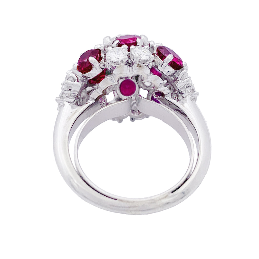 Bague platine, diamants, rubis. 2