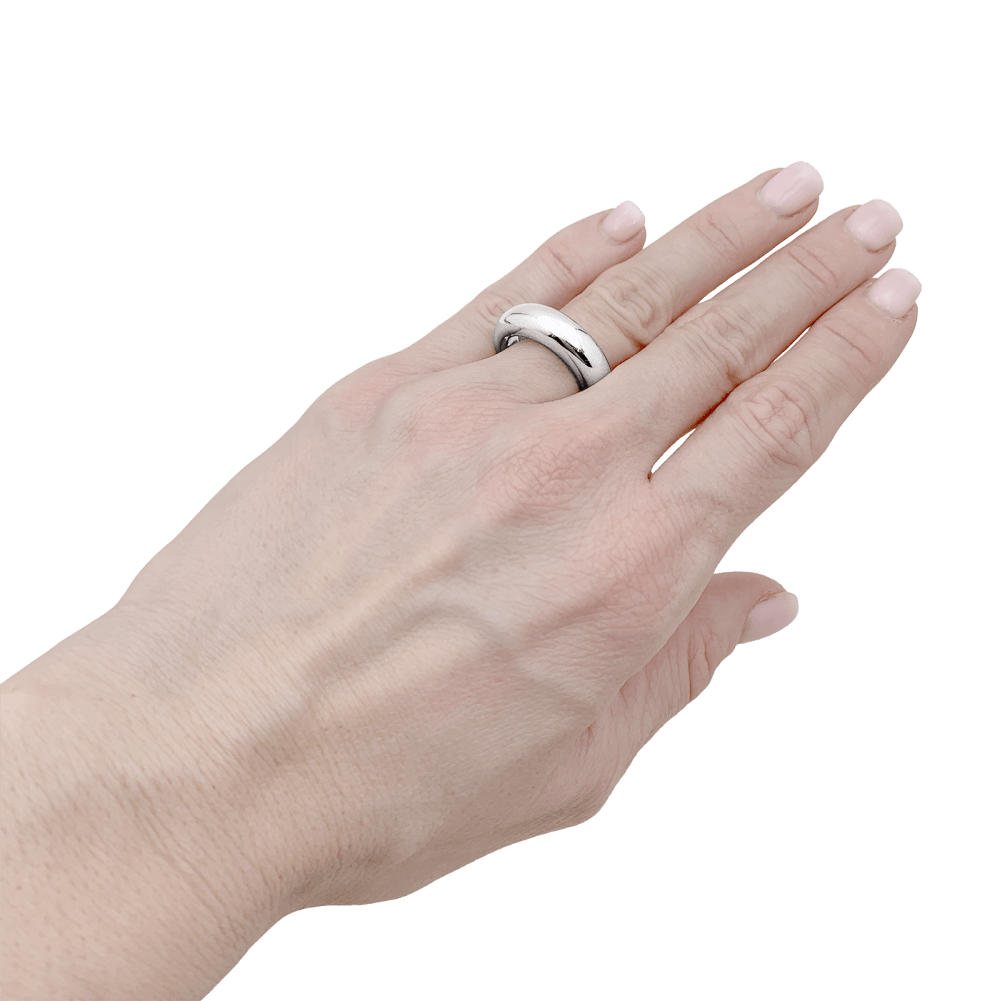 Bague Chaumet "Anneau" or blanc. 7