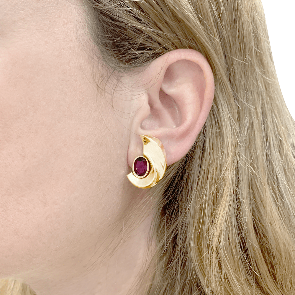 Boucles d'oreilles or jaune et pierres de couleur. 5