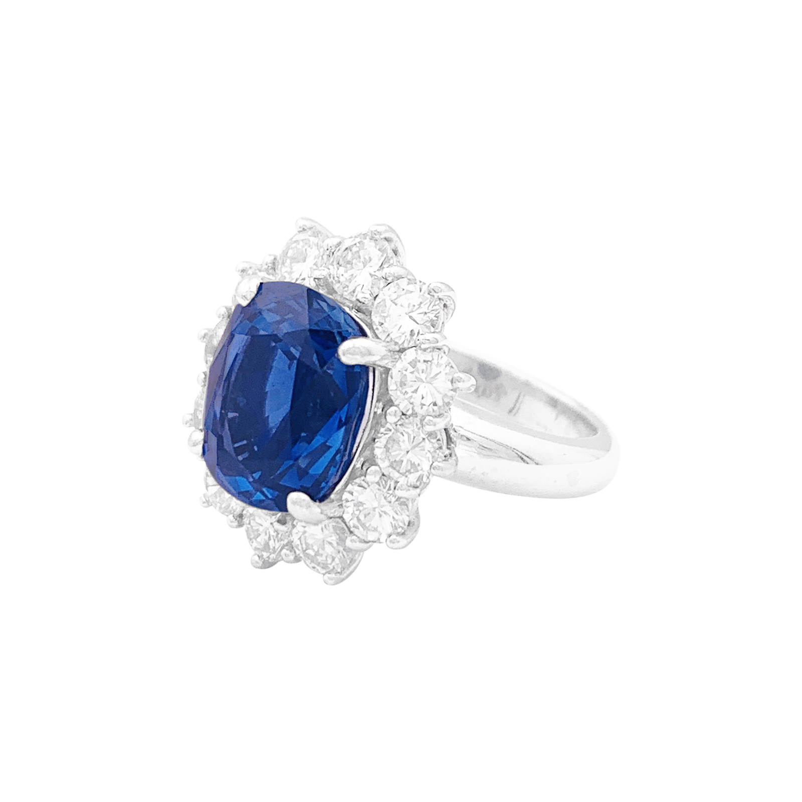 Bague "Pompadour" or blanc, diamants, saphir. 5