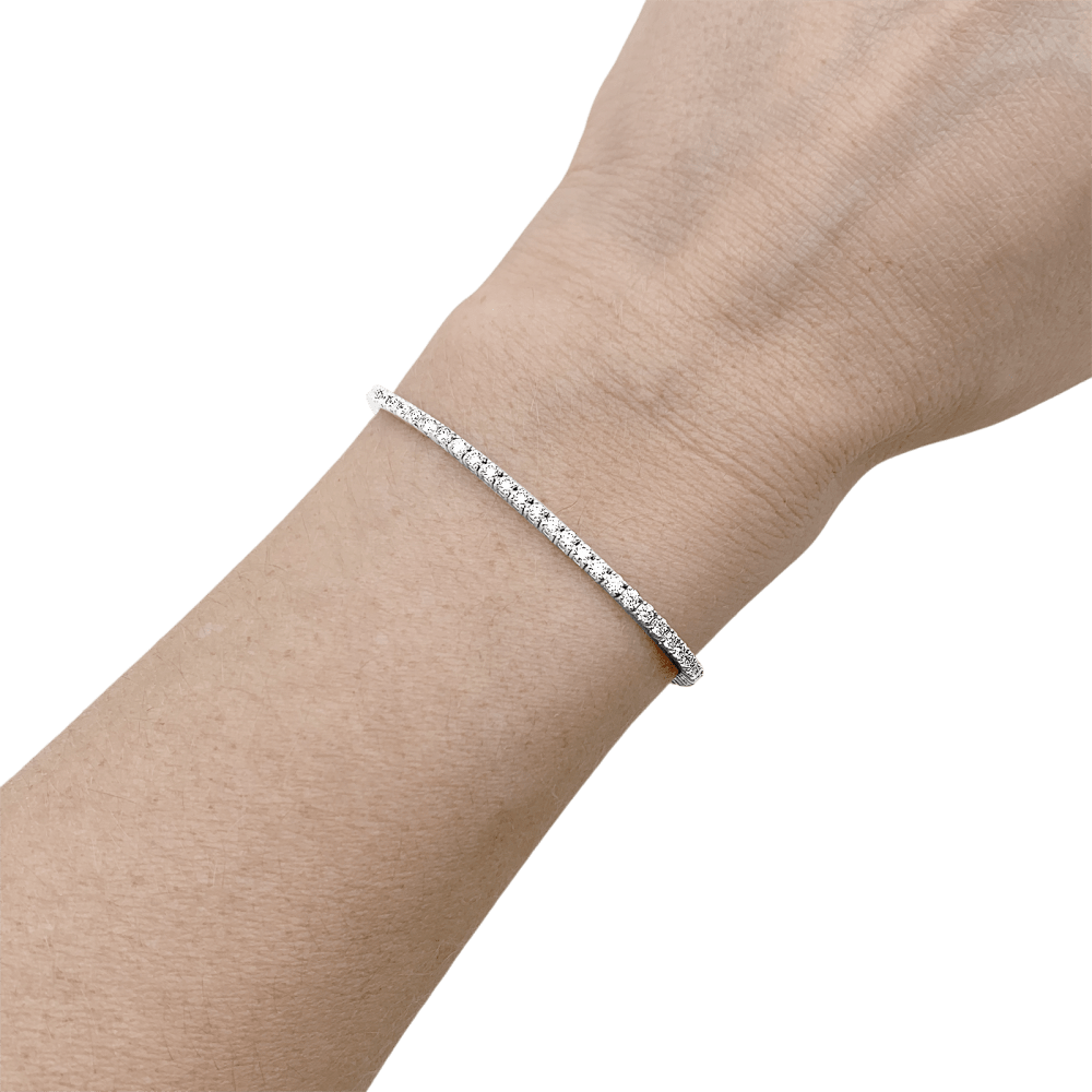 Bracelet ligne, or blanc et diamants. 6