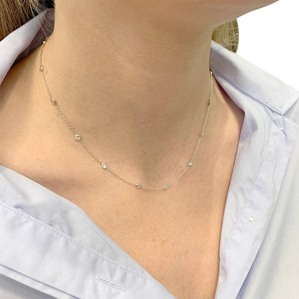 Collier gouttière en or blanc, diamants. 2