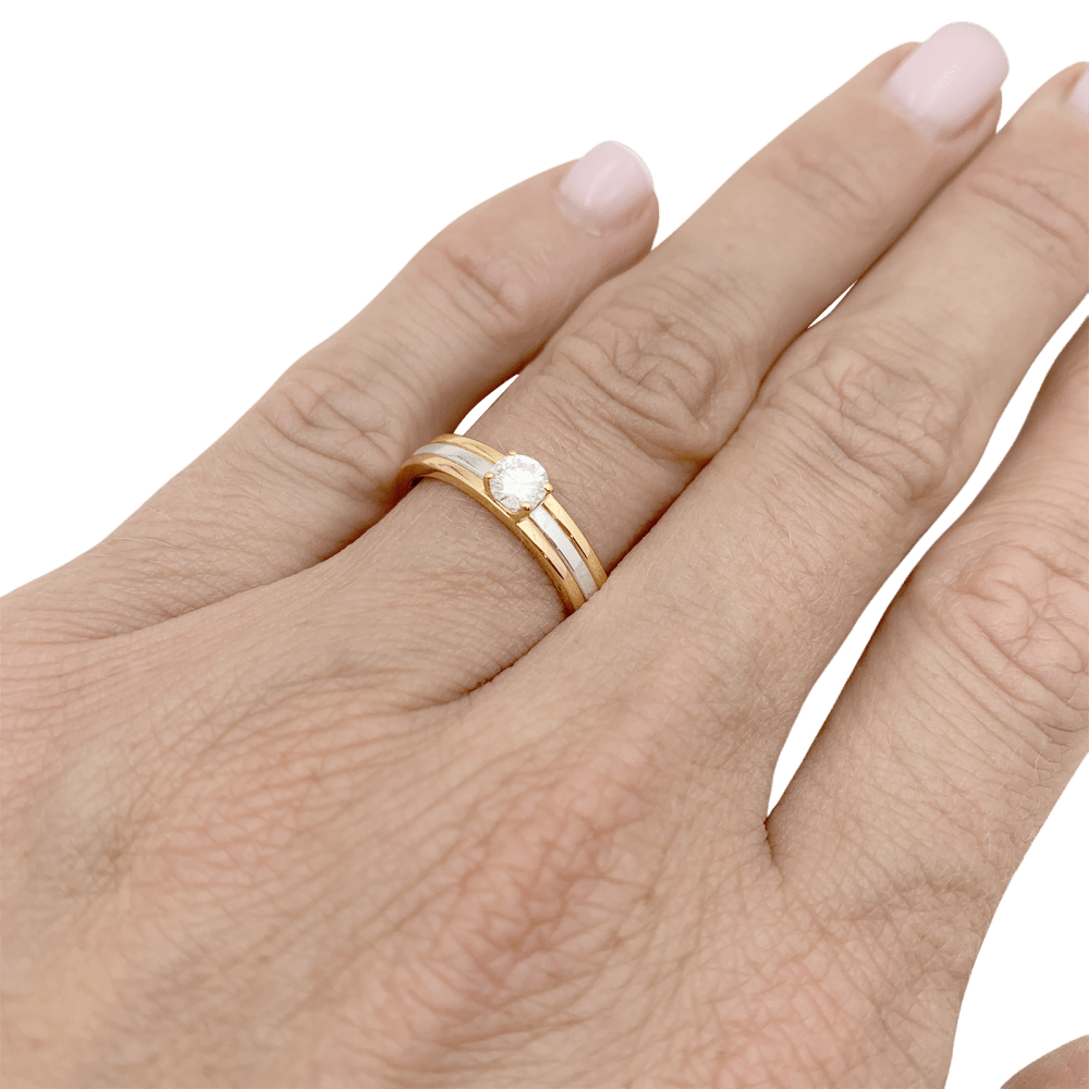 Bague Cartier, "Vendôme Louis Cartier", trois ors, diamant. 6