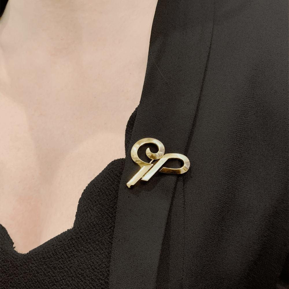 Broche Cartier, « Initiales », or jaune. 6