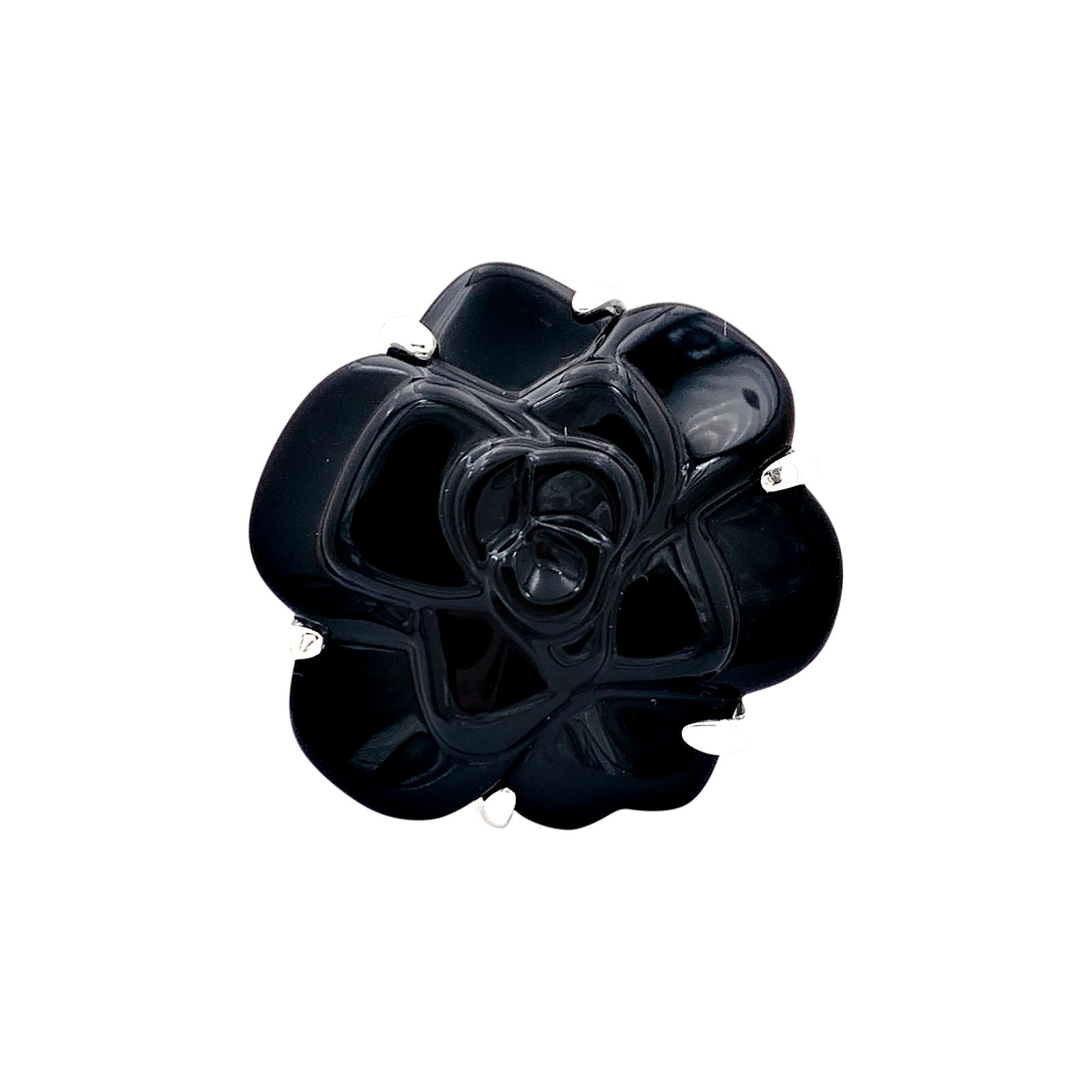 Bague Chanel, modèle "Camélia", en or blanc et onyx. 1