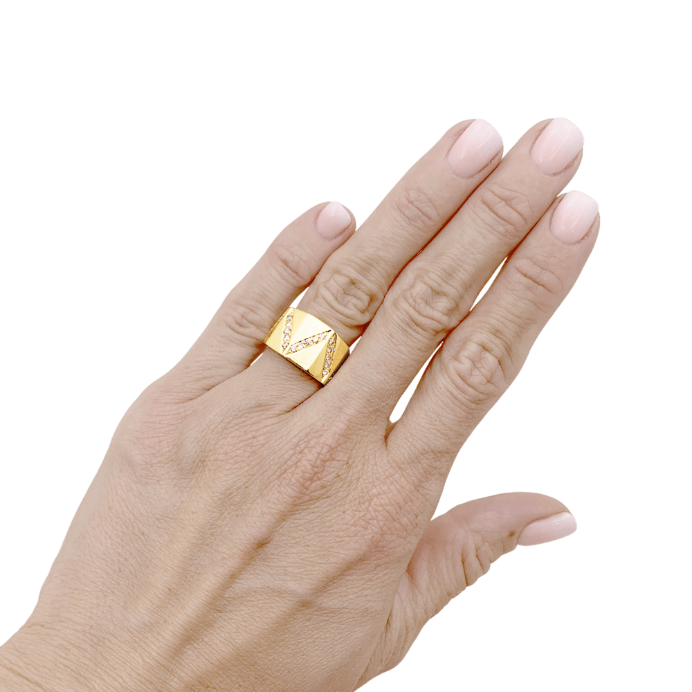 Bague or jaune et lignes de diamants. 6
