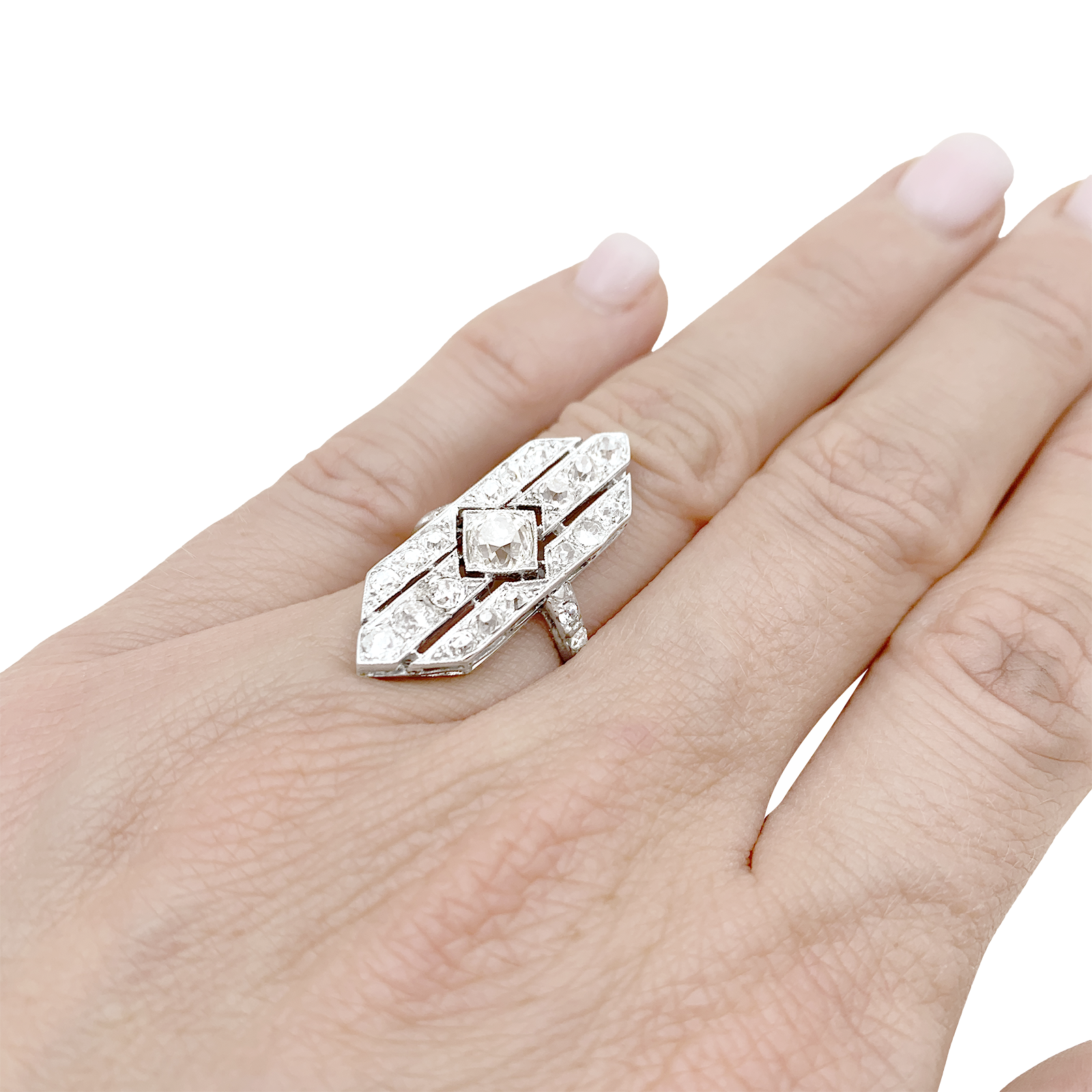 Bague Art Déco, platine et diamants. 7