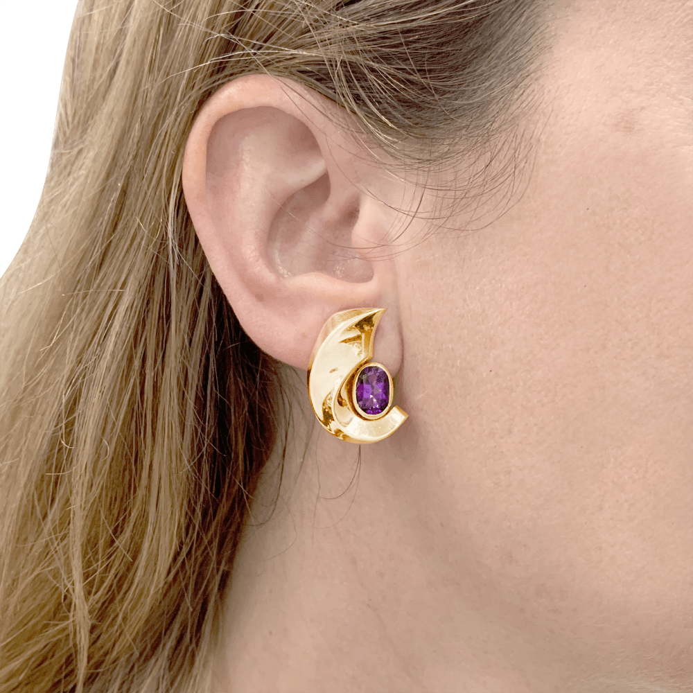 Boucles d'oreilles or jaune et pierres de couleur. 6