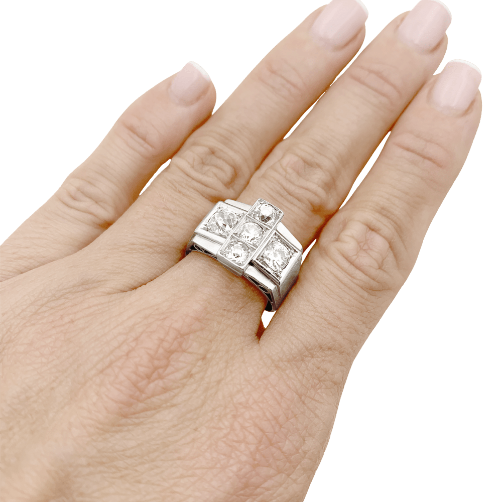 Bague "Tank", platine et diamants.  6
