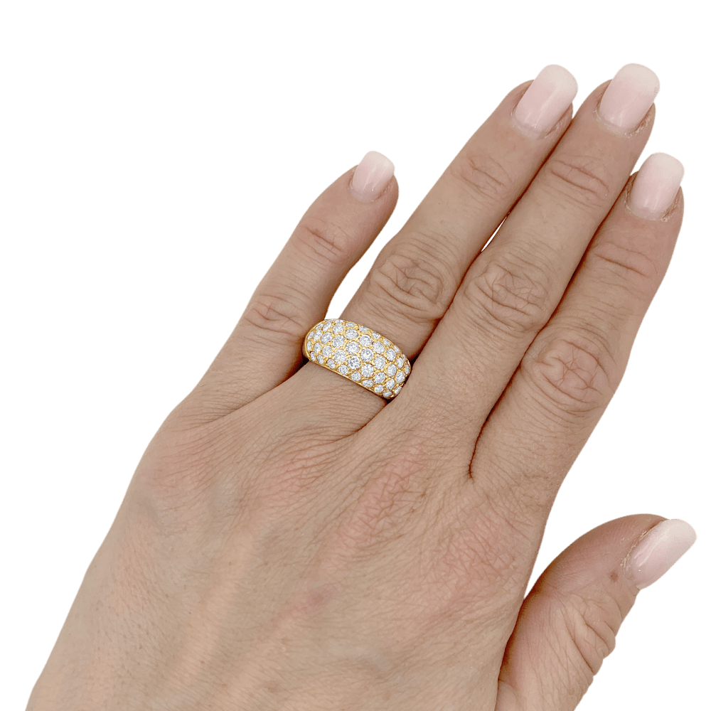 Bague jonc bombé en or jaune et diamants. 5