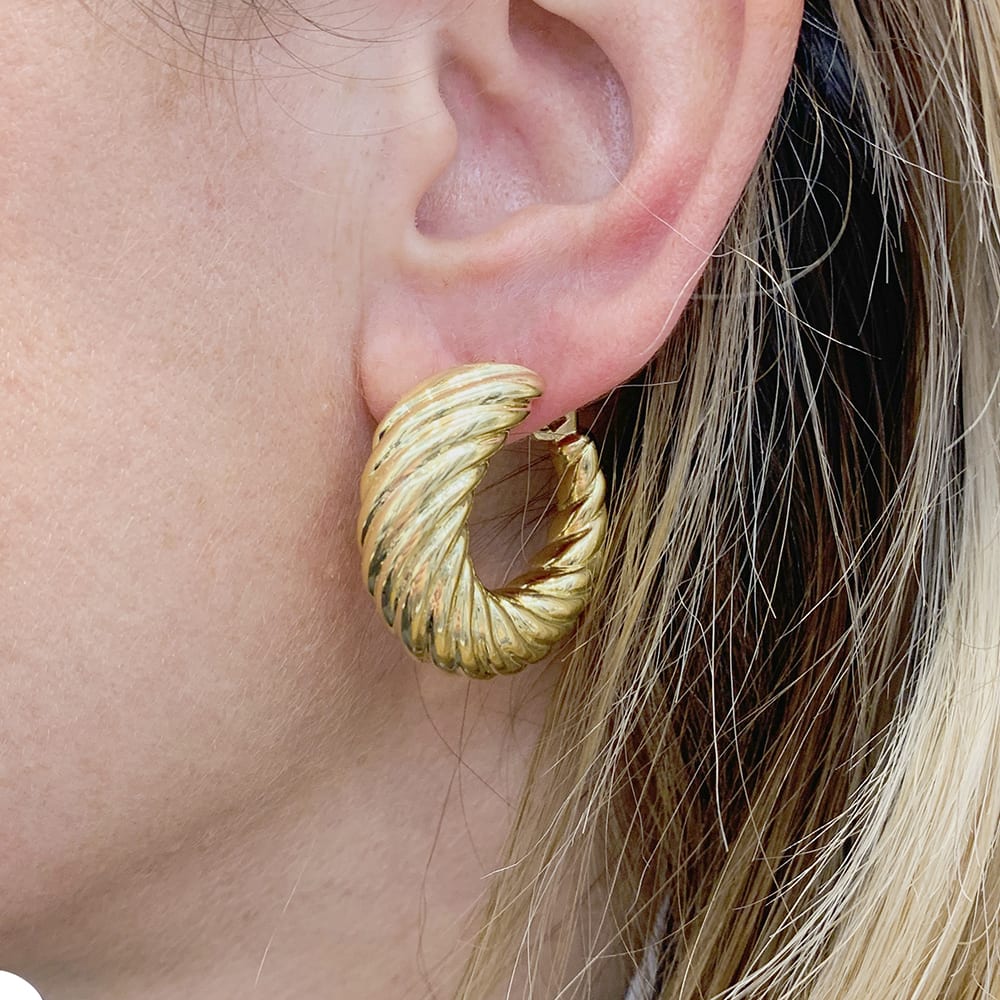 Boucles d'oreilles vintage, or jaune. 6