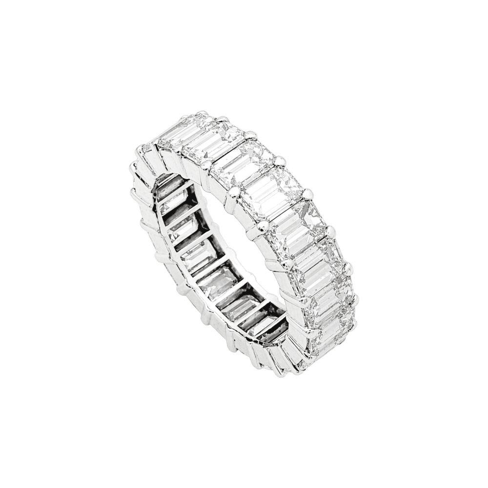 Bague alliance tour complet en or blanc, diamants taille émeraude. 4