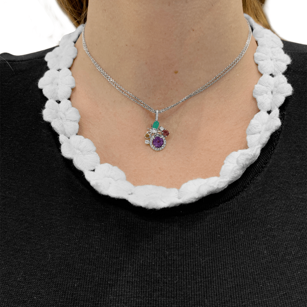 Collier Chaumet, "Attrape-moi... si tu m'aimes", or blanc, diamants, pierres de couleurs. 6