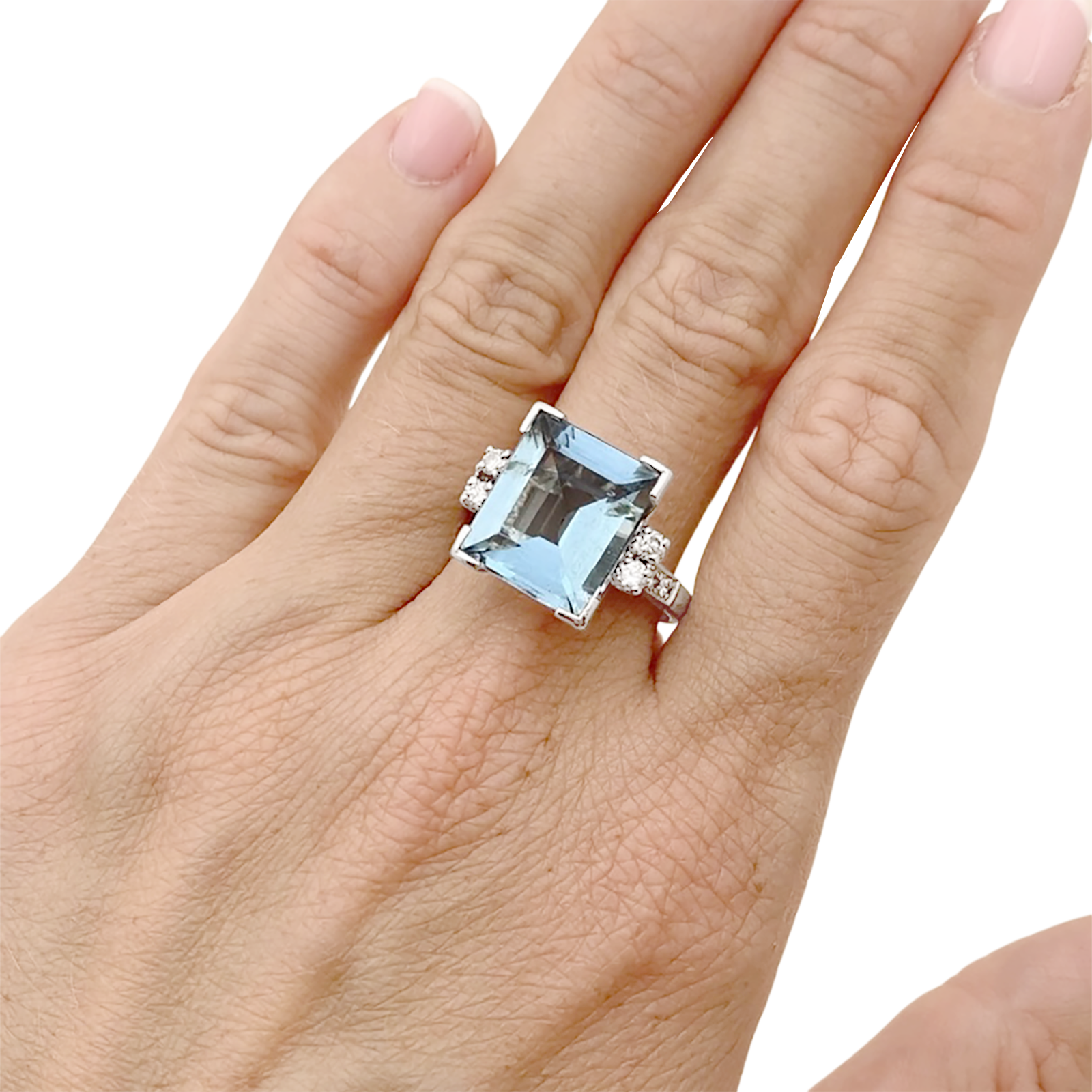Bague cocktail or blanc et platine, aigue-marine et diamants. 6