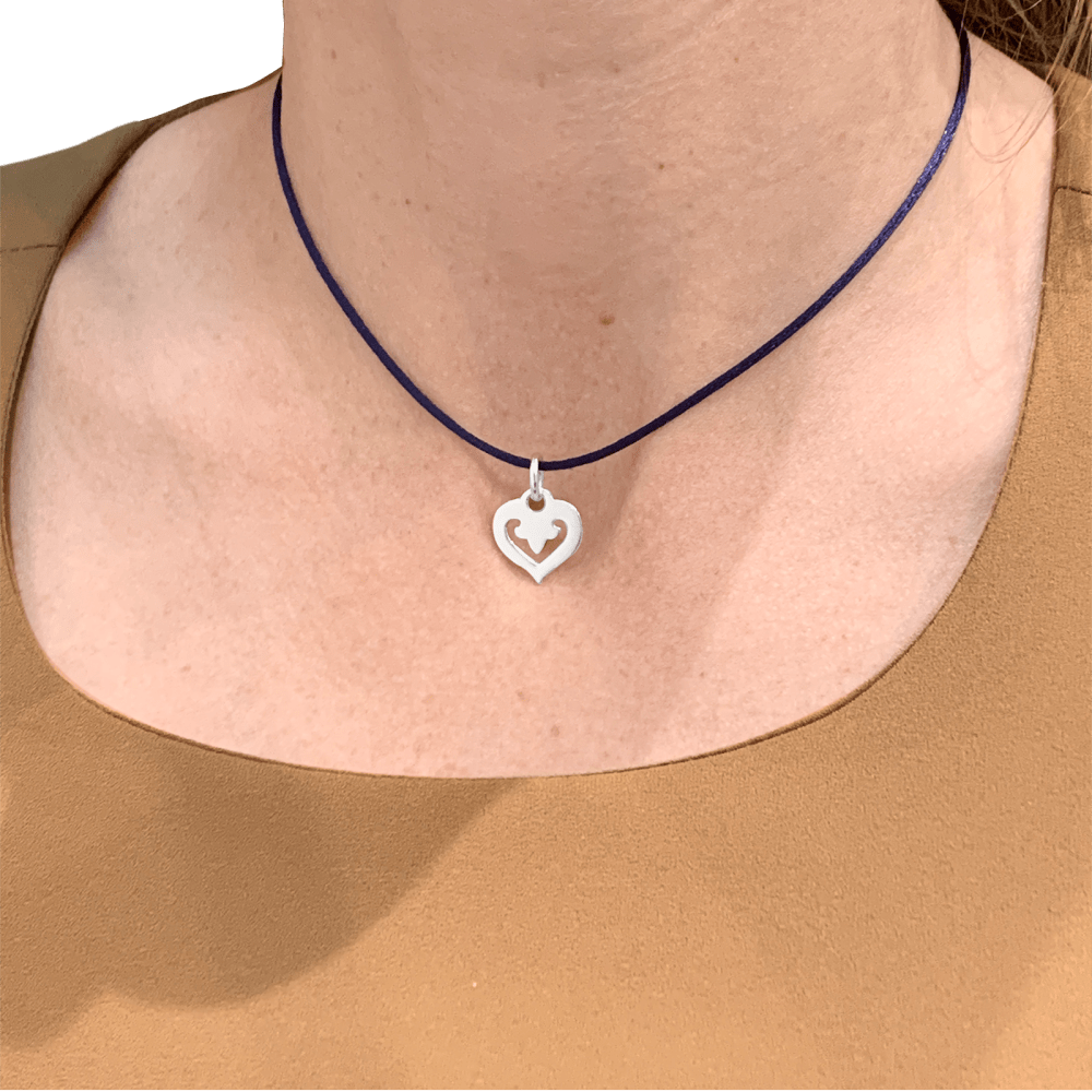 Pendentif O.J. Perrin, "Coeur Légende", or blanc. 6