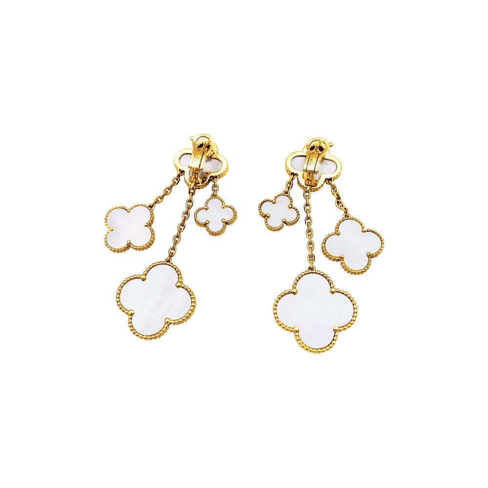 Boucles d'oreilles Van Cleef & Arpels, "Magic Alhambra", or jaune et nacre. 4