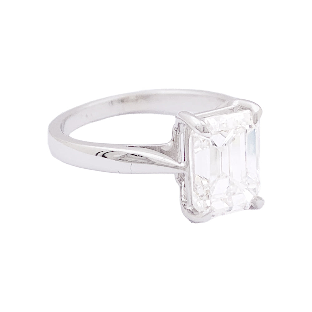 Bague taille émeraude, or blanc. 4