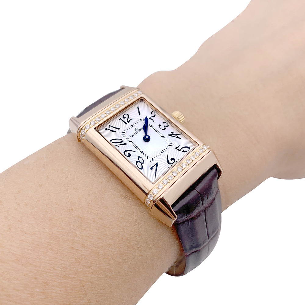 Montre Jaeger-LeCoultre, "Reverso Duetto", en or rose et diamants. 8