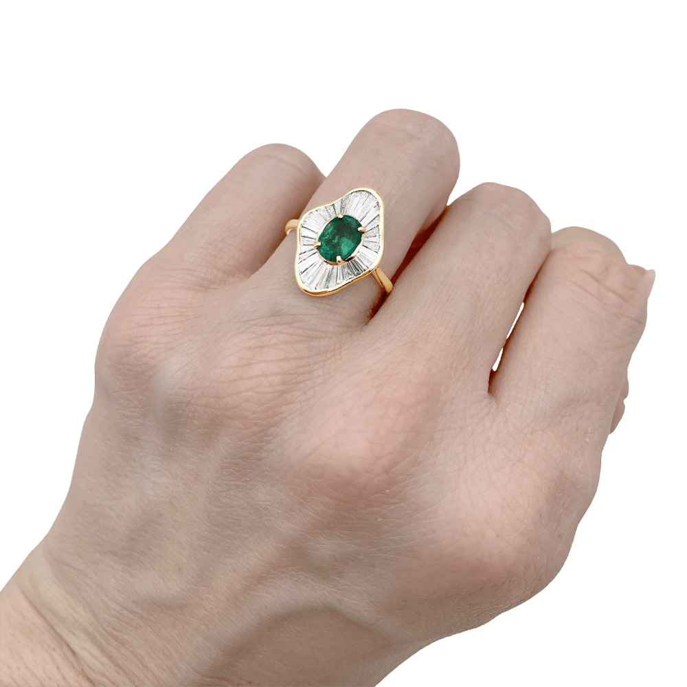 Bague "Jupe", or jaune, diamants, émeraude. 6