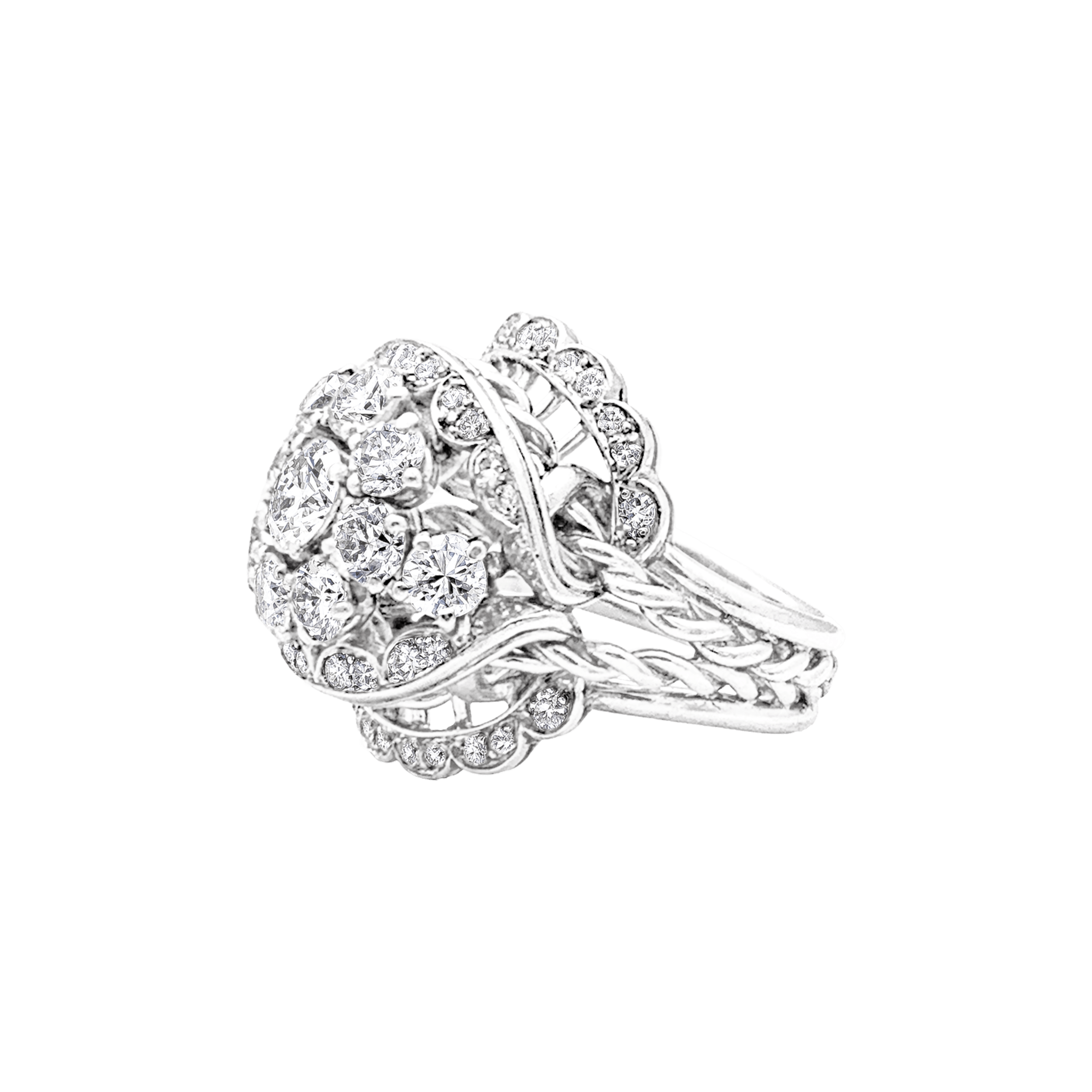 Bague fleur vintage en platine et diamants. 4