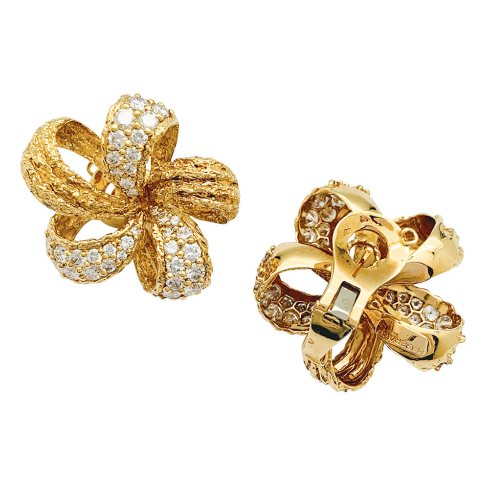Grosses boucles d’oreilles fleurs M.Gérard en or jaune et diamants 4