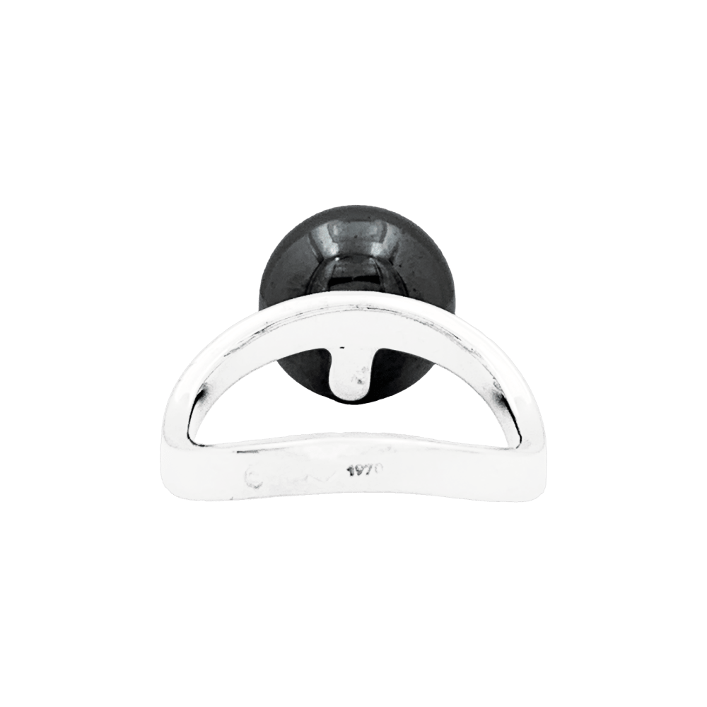 Bague Dinh Van en or blanc et hématite. 4