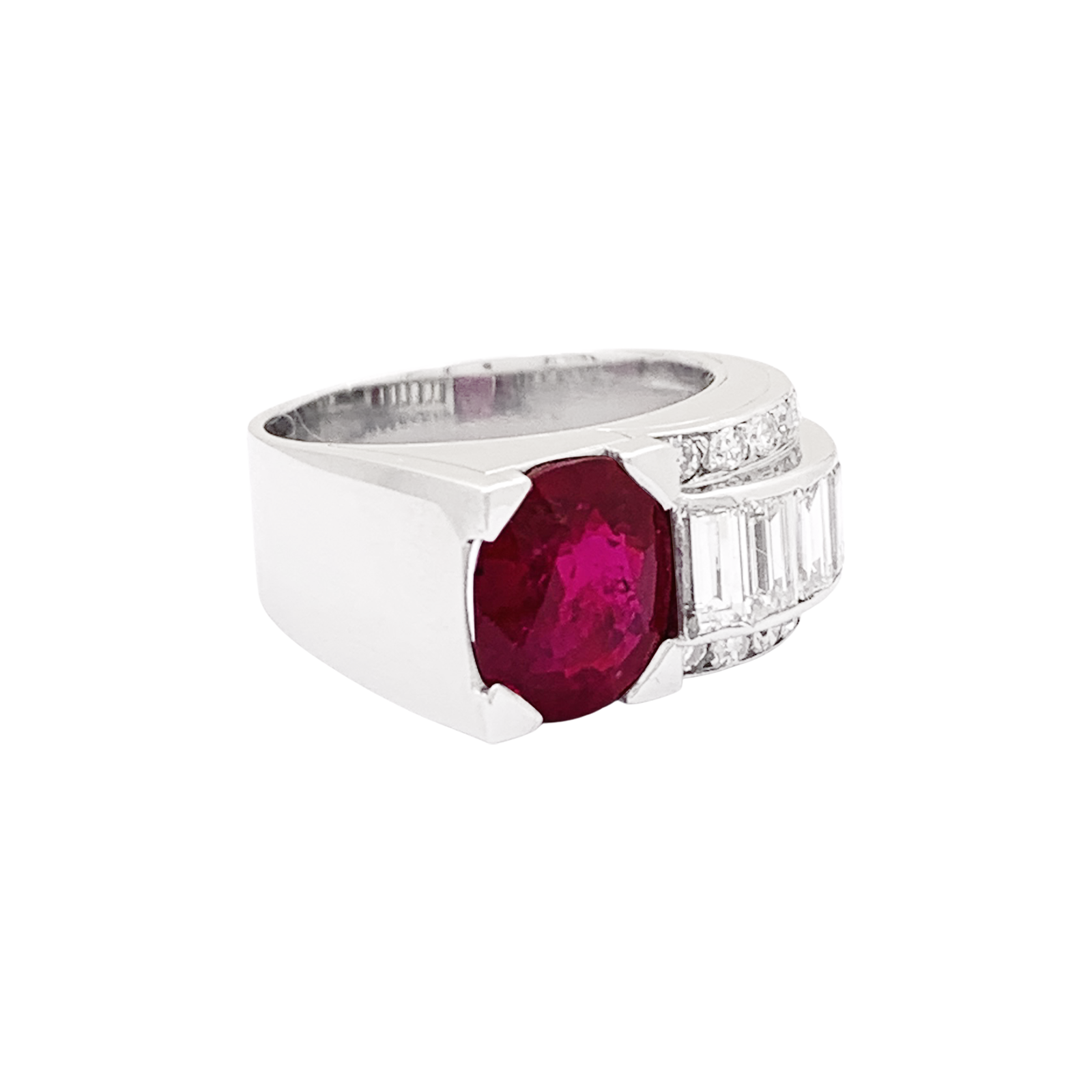 Bague tank platine, rubis et diamants. 2