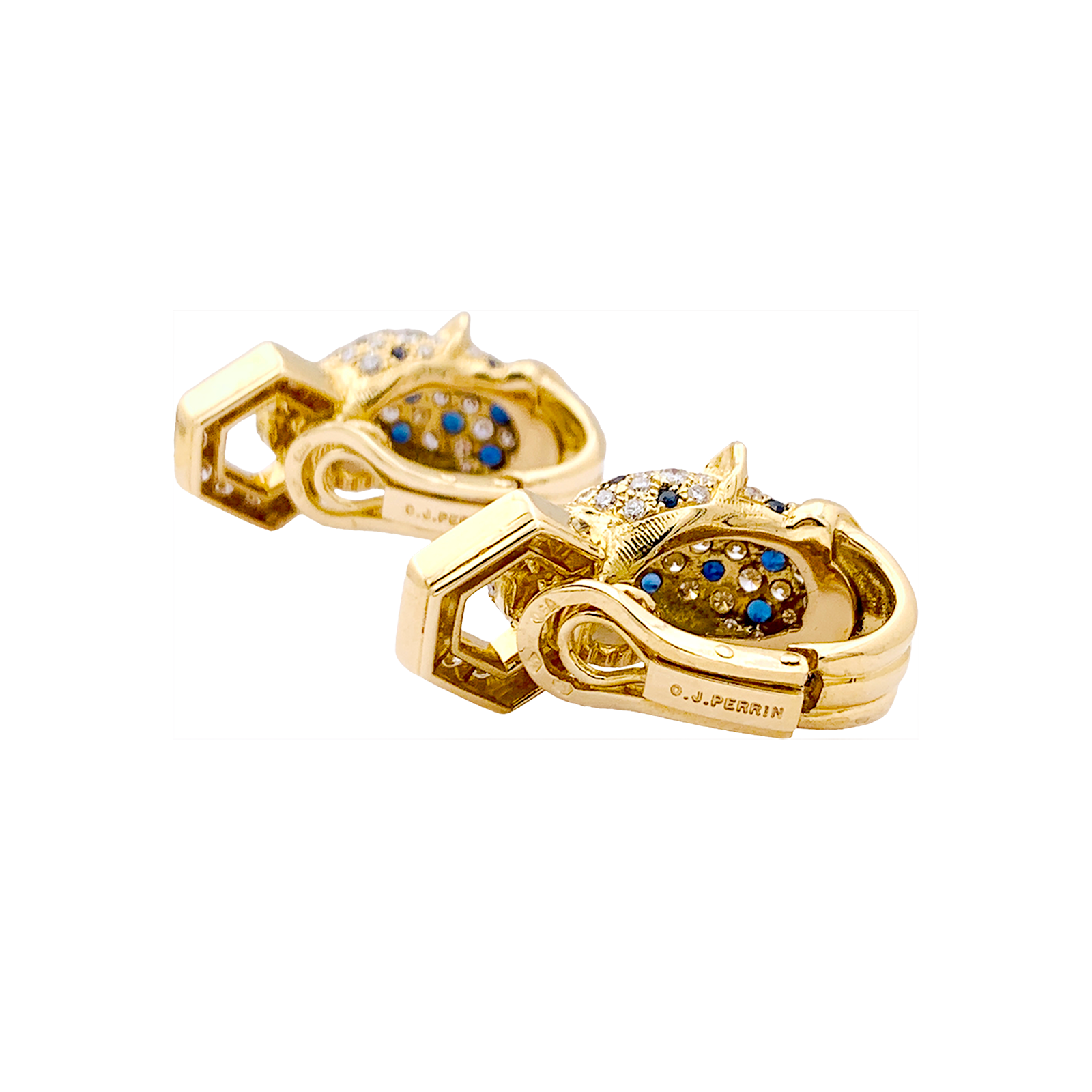 Clips d'oreilles O.J. PERRIN, or jaune, diamants, saphirs et émeraudes. 4
