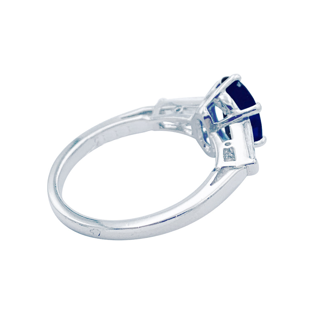 Bague saphir, platine et diamants. 4