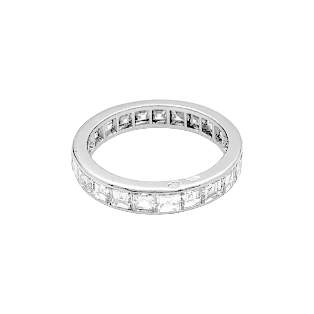 Alliance en platine et diamants. 4