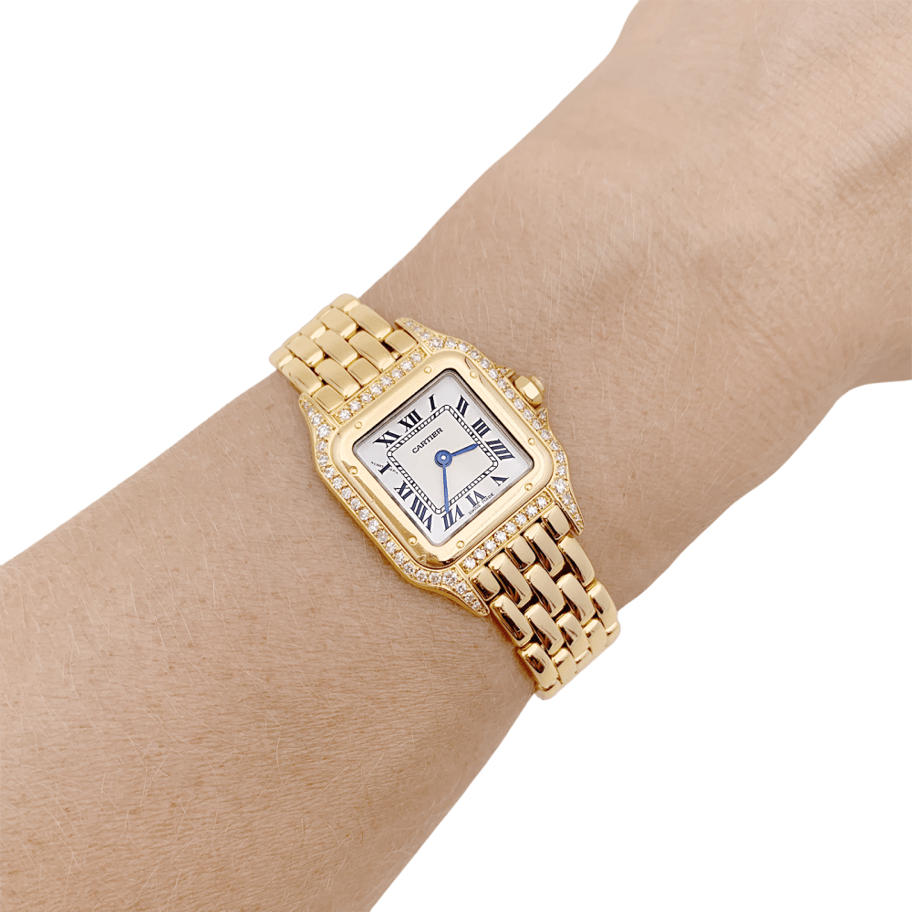 Montre Femme CARTIER Panthère, or jaune, diamants. 7