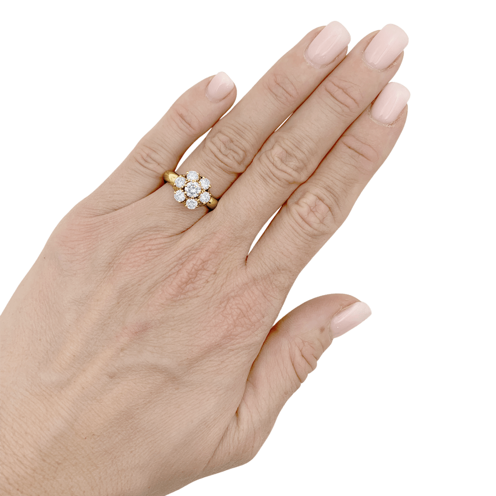 Bague « Fleur », or jaune et diamants. 5