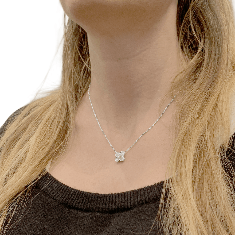 Collier Van Cleef & Arpels, "Trefle", or blanc et diamants. 7