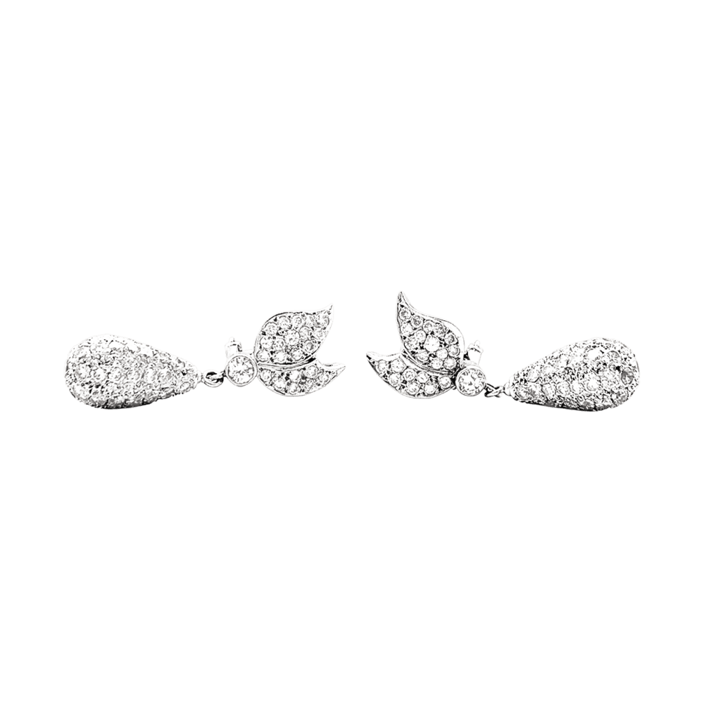 Boucles d'oreilles or blanc et diamants. 4