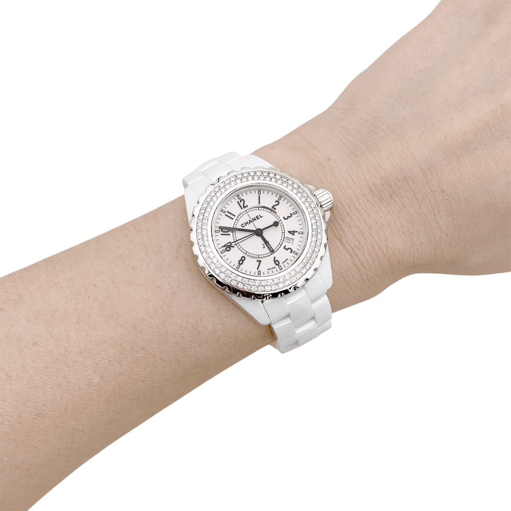 Montre Chanel, "J12", céramique blanche et diamants. 5