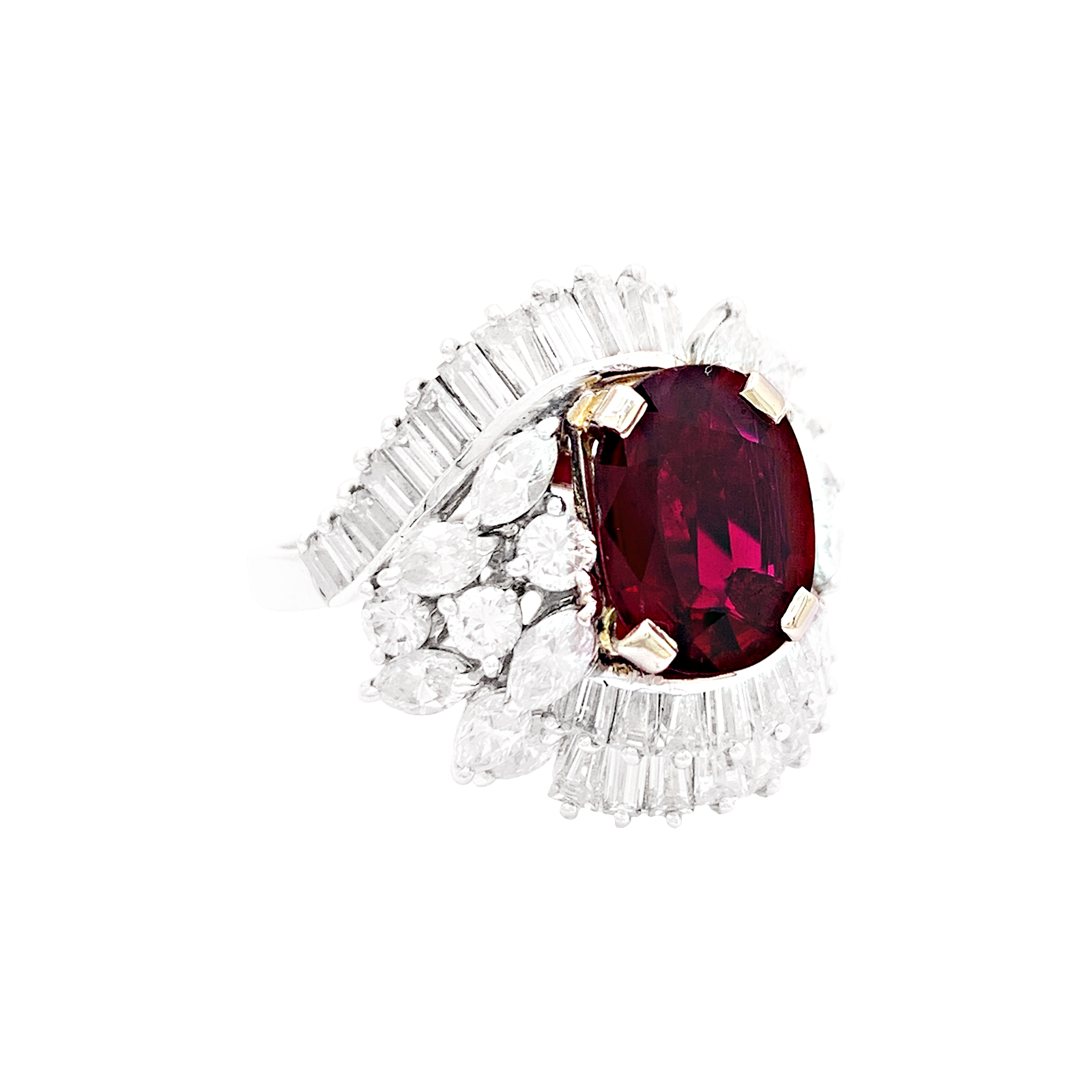 Bague jupe rubis, diamants, platine. 4