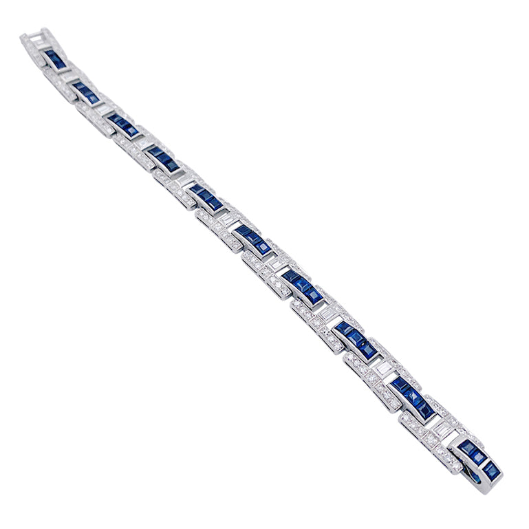 Bracelet platine, saphirs calibrés, diamants. 4
