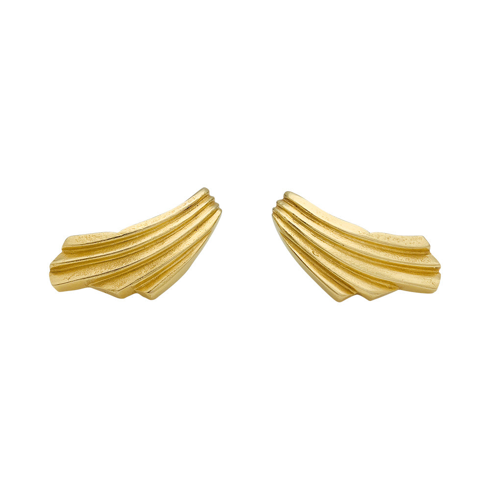 Une paire de boucles d’oreilles signée Ilia Lalaounis en or jaune 750/000, doré à l’or fin, drapée. Poids brut: 38,3 grammes. 1