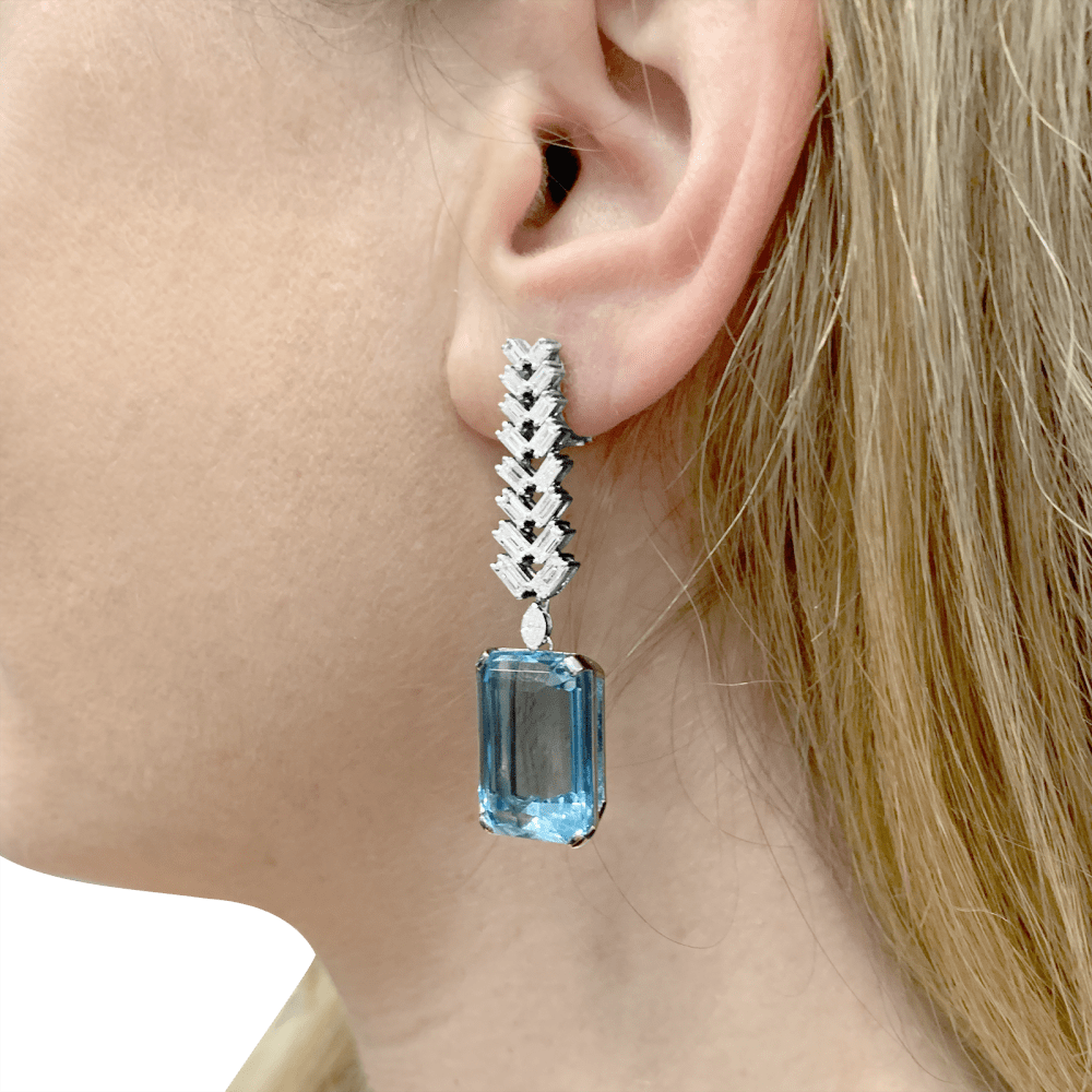 Pendants d'oreilles platine, or blanc, aigue-marine et diamants. 6