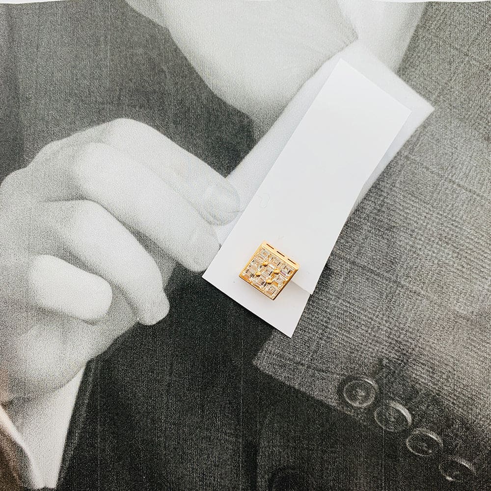 Paire de boutons de manchette Boucheron, en or jaune et diamants. 7