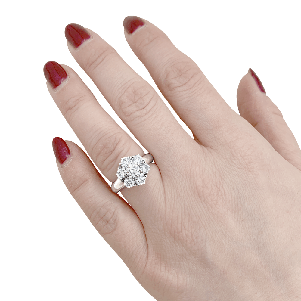 Bague « Fleur », or blanc et diamants. 6