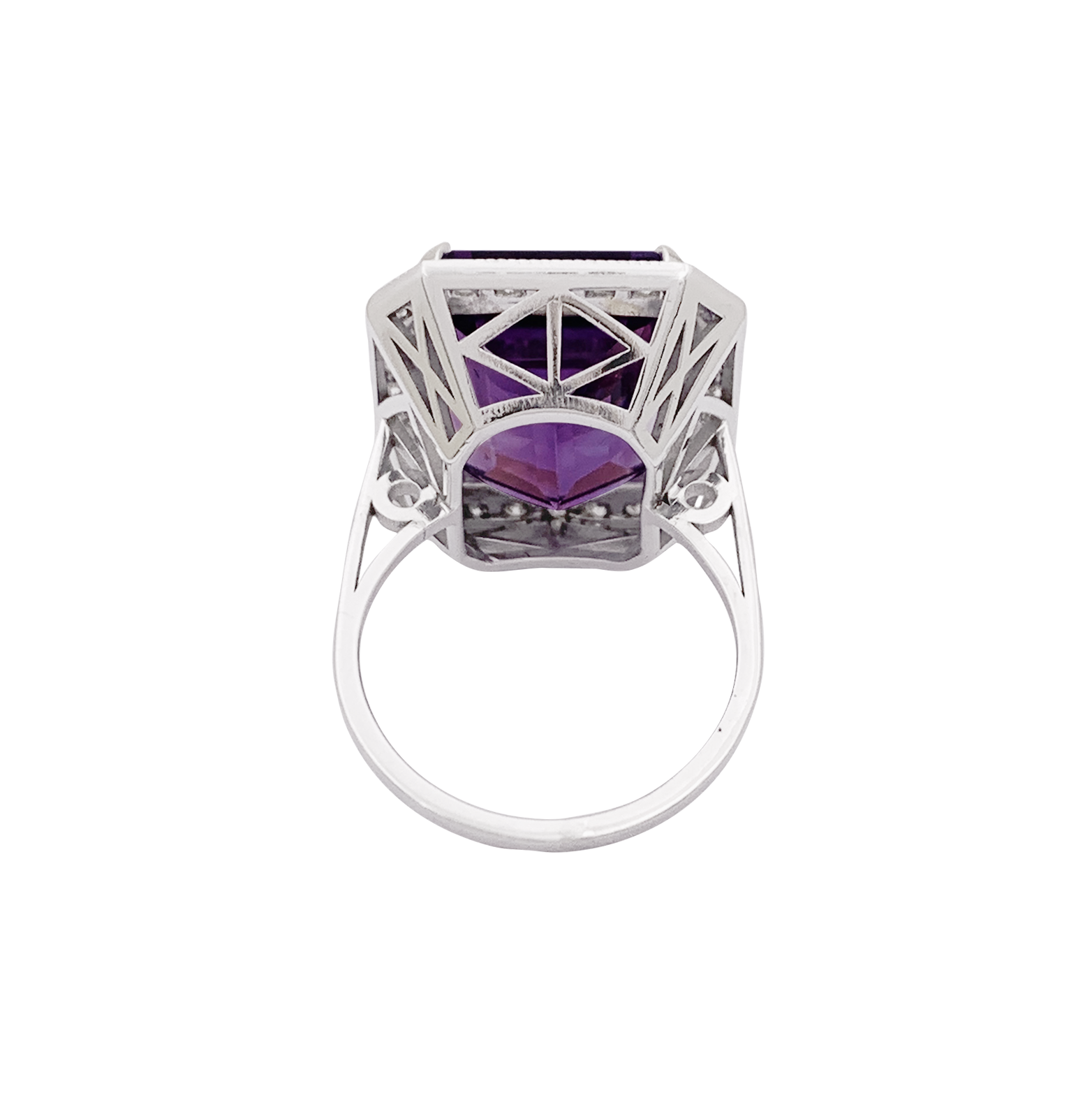 Bague or blanc, diamants, améthyste. 4