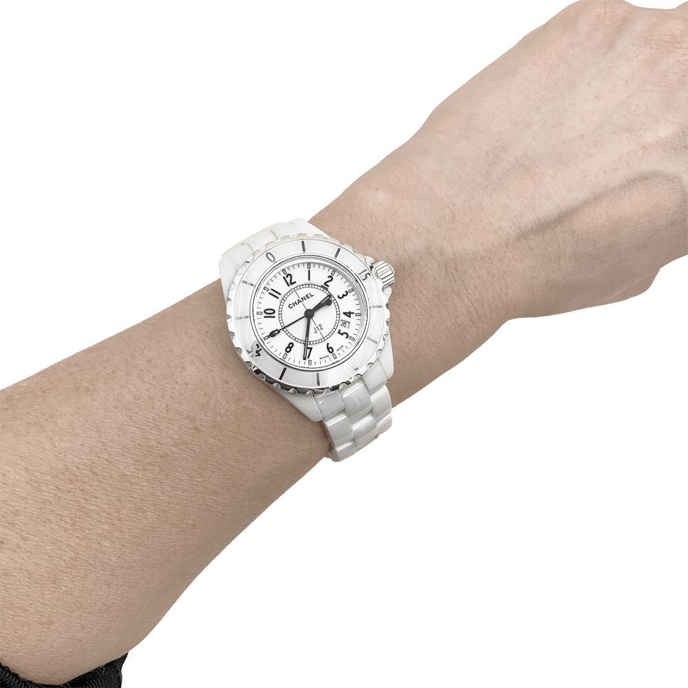 Montre CHANEL, "J12", céramique blanche. 5