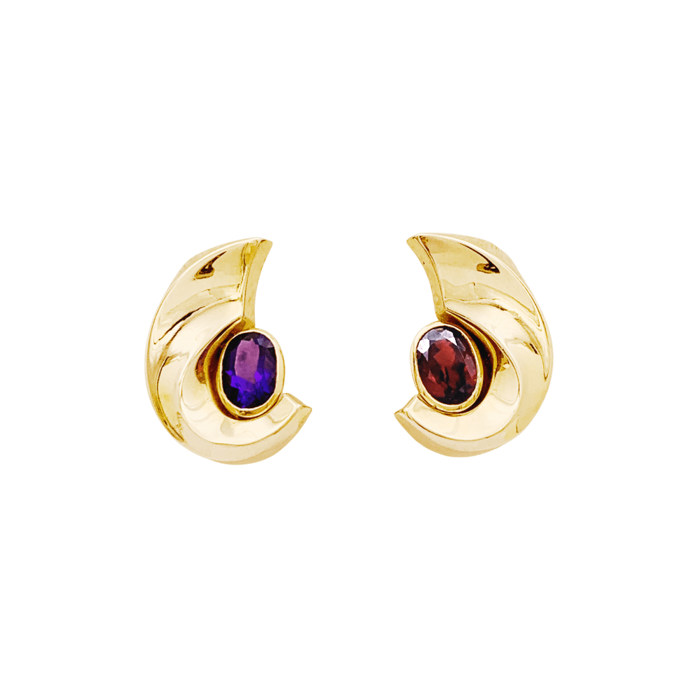 Boucles d'oreilles or jaune et pierres de couleur. 1